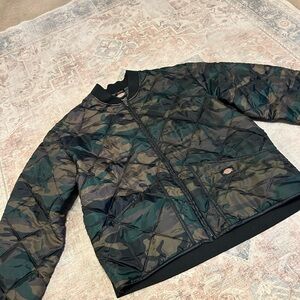 Dickies Men’s Quilted Camo Puffer Jacket - Green/Black
